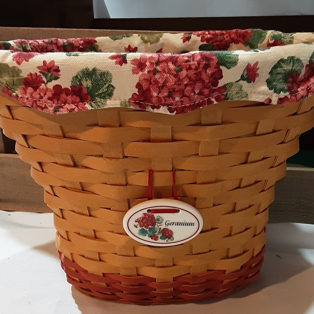 LONGABERGER  GERANIUM BASKET